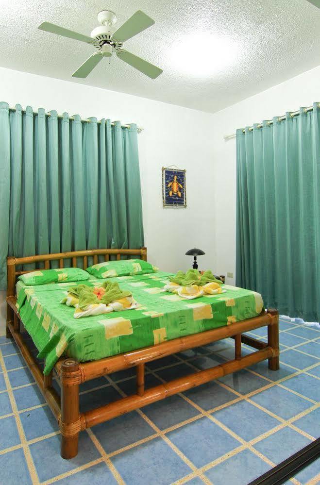 Artista Beach Villa Balabag  Екстериор снимка