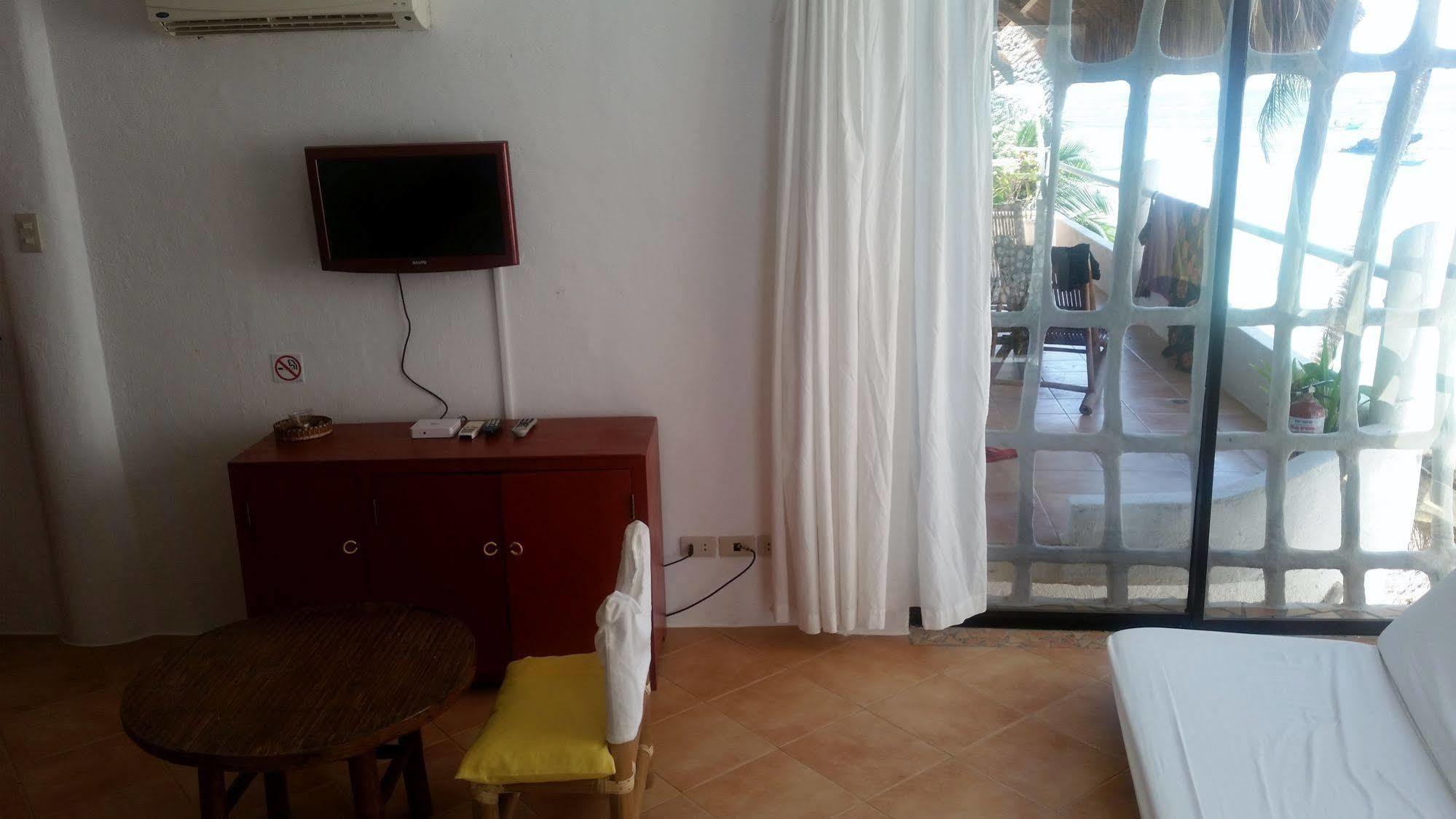 Artista Beach Villa Balabag  Екстериор снимка