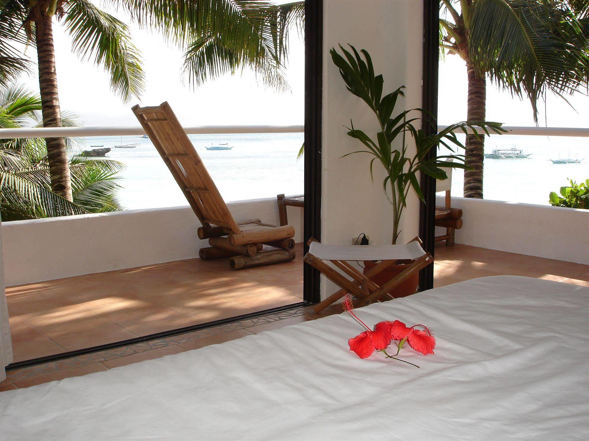 Artista Beach Villa Balabag  Екстериор снимка