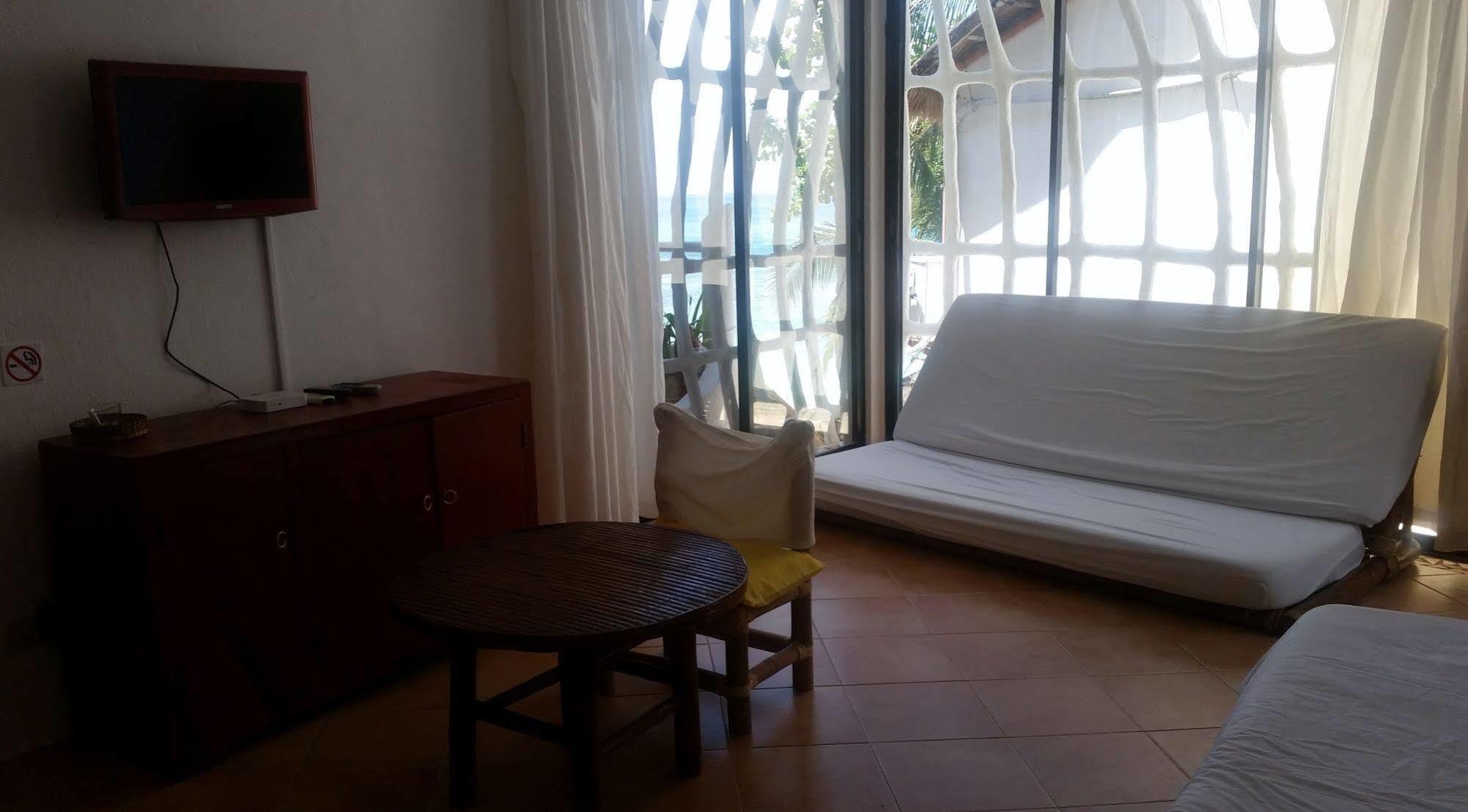 Artista Beach Villa Balabag  Екстериор снимка