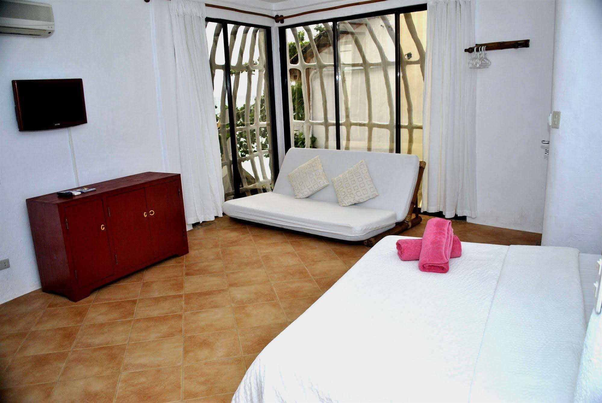 Artista Beach Villa Balabag  Екстериор снимка