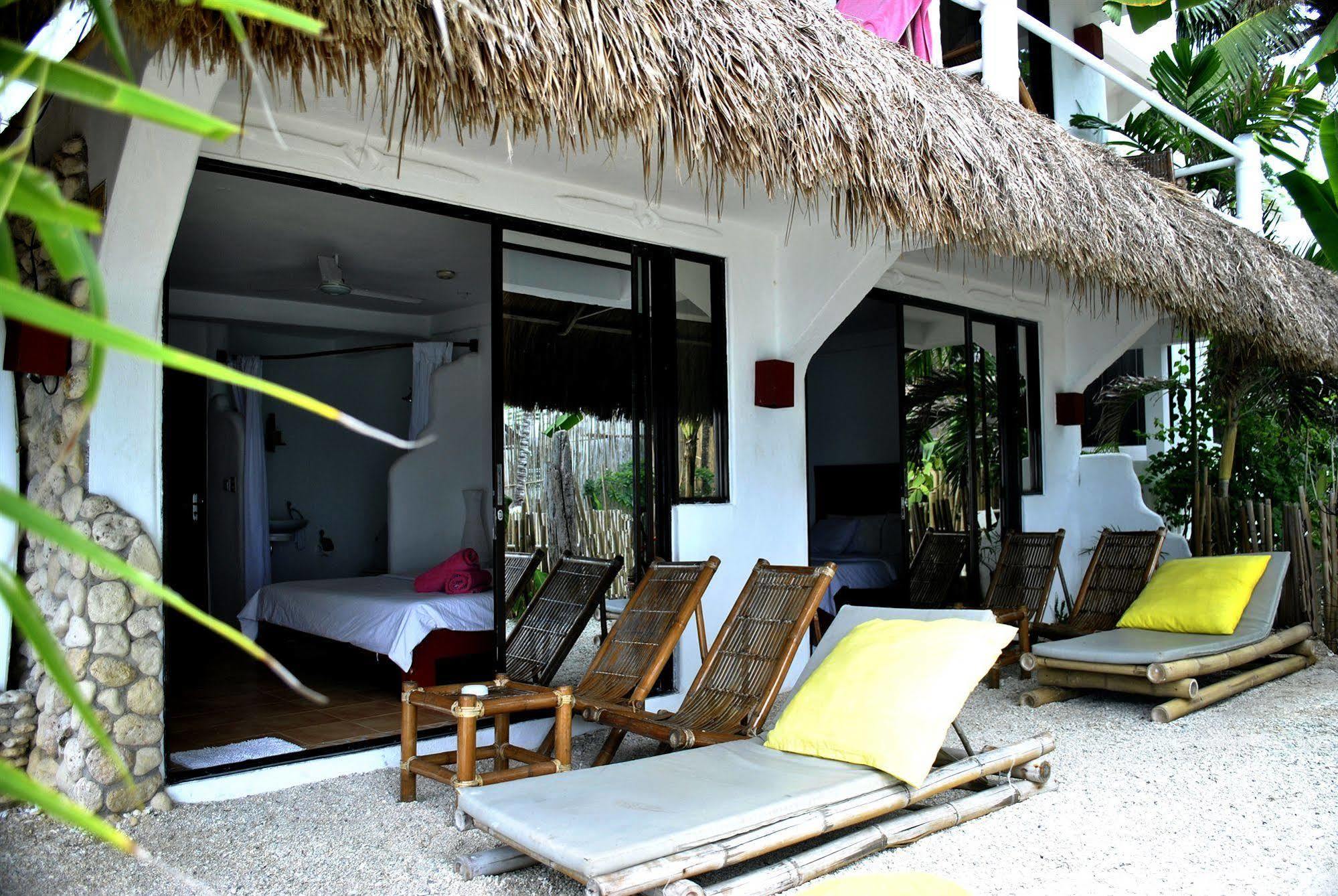 Artista Beach Villa Balabag  Екстериор снимка