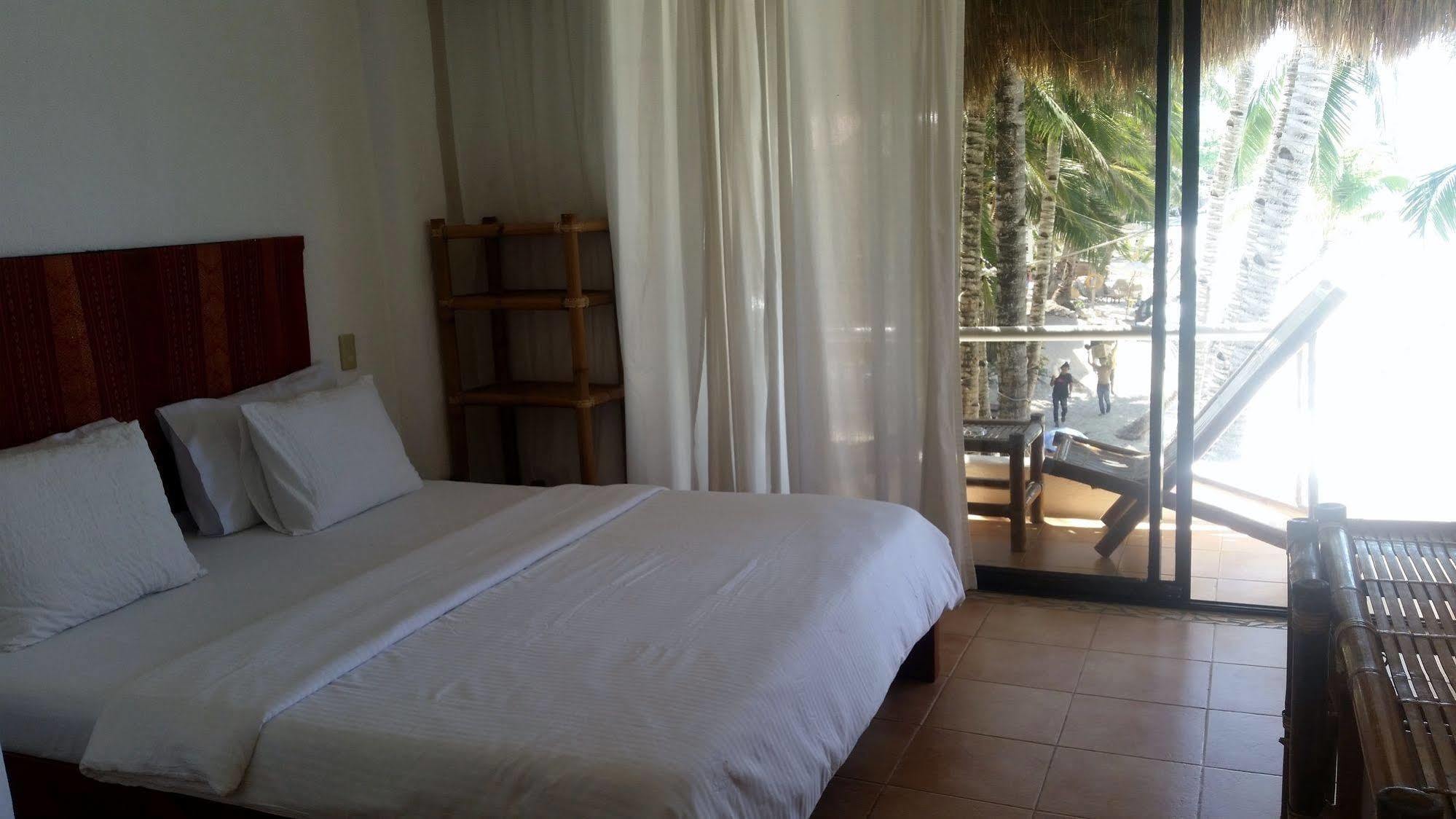 Artista Beach Villa Balabag  Екстериор снимка