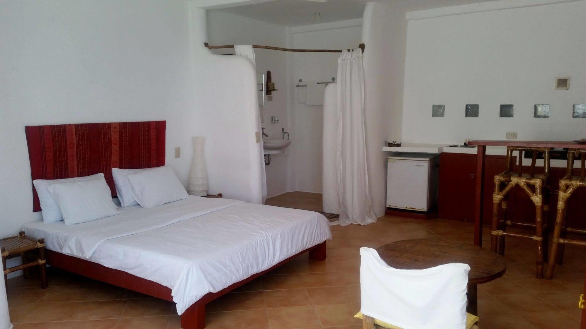 Artista Beach Villa Balabag  Екстериор снимка