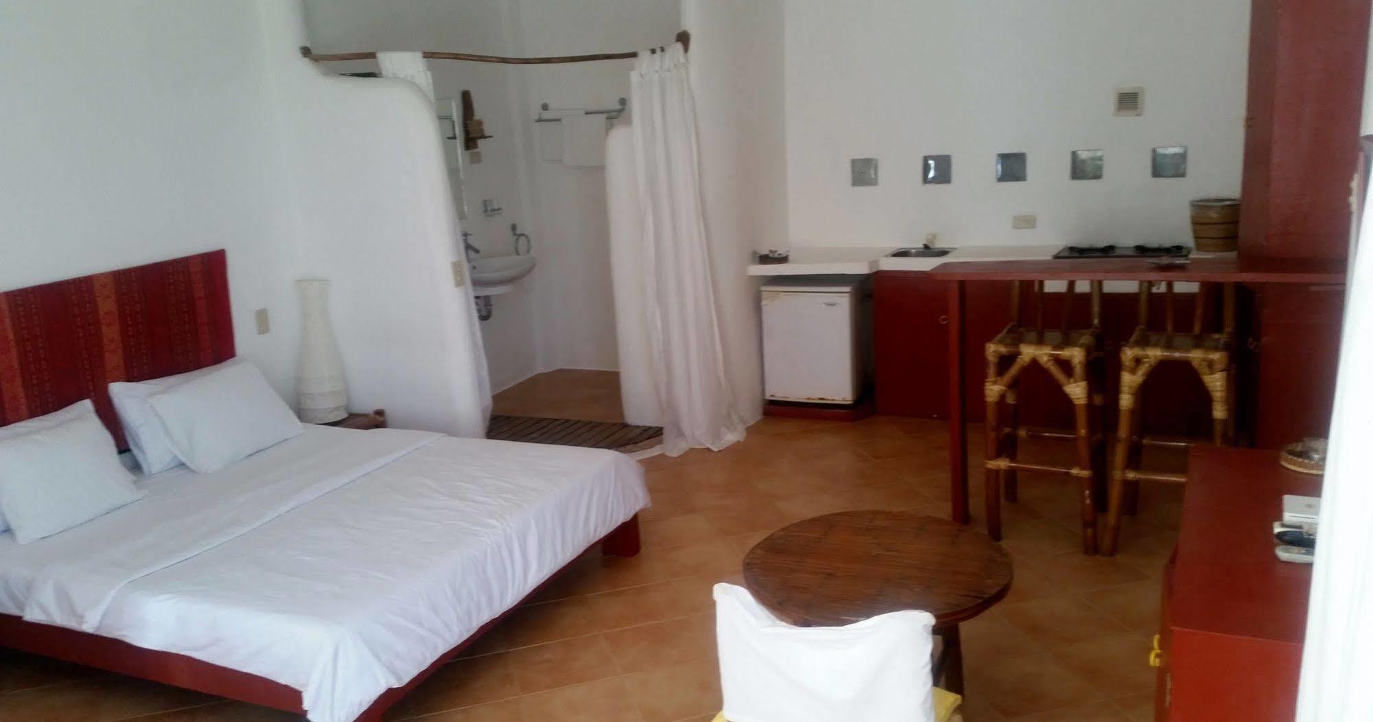 Artista Beach Villa Balabag  Екстериор снимка