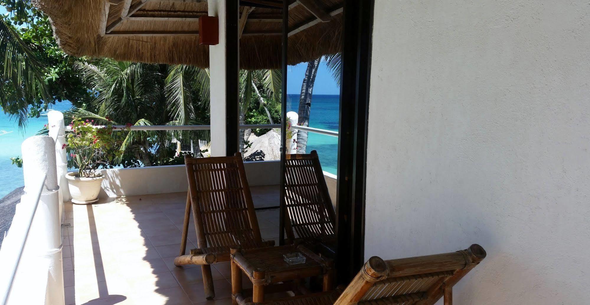 Artista Beach Villa Balabag  Екстериор снимка