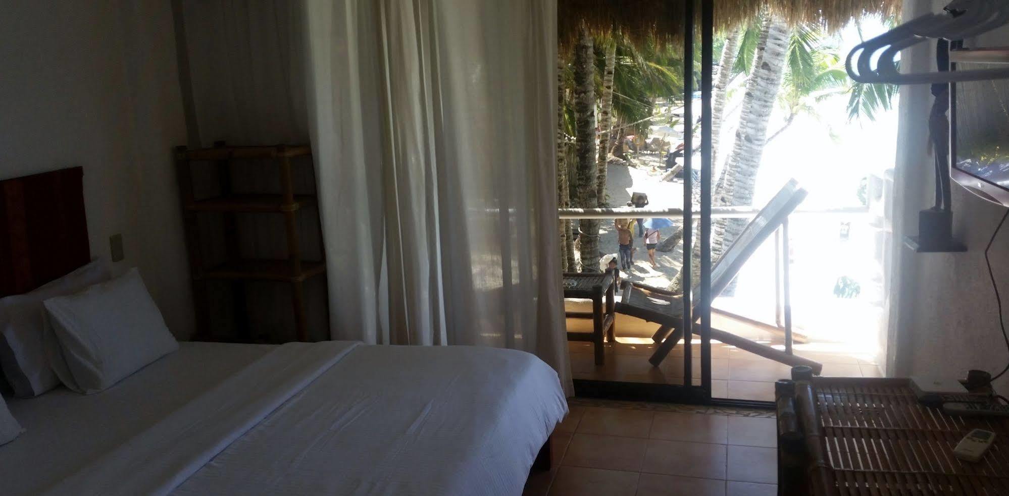 Artista Beach Villa Balabag  Екстериор снимка